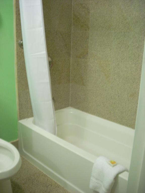 Days Inn & Suites By Wyndham Ozone Park/Jfk Airport นิวยอร์ก ห้อง รูปภาพ